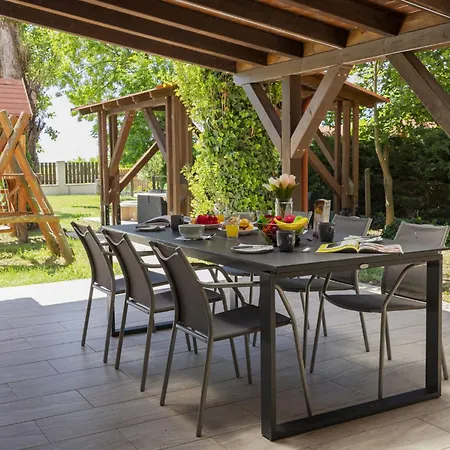 Petka 1 By Interhome